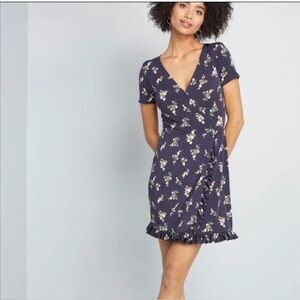 ModCloth Dress Womens Large Black Floral Ruffle Wrap Short Sleeve Made USA